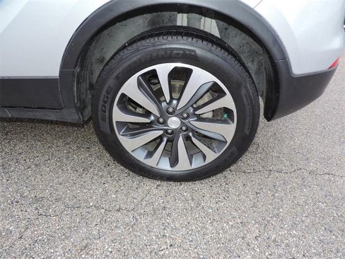 Certified 2022 Buick Encore Preferred w/ Safety Package image 12