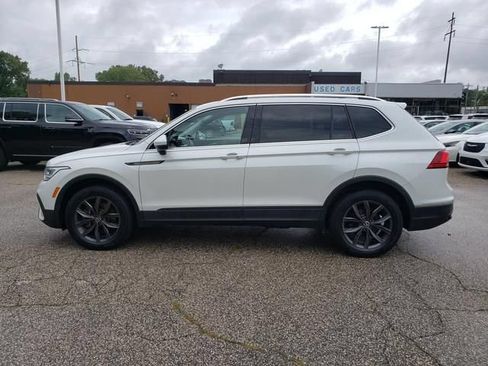 Used 2023 Volkswagen Tiguan SE w/ Panoramic Sunroof Package AWD/4WD image 7
