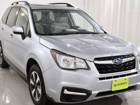 Used 2017 Subaru Forester 2.5i Premium w/ All-Weather Package image 4