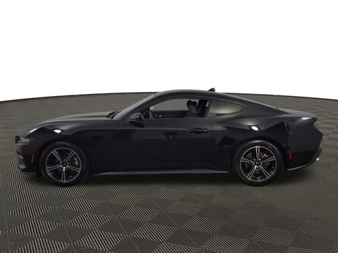 Used 2025 Ford Mustang Coupe image 4