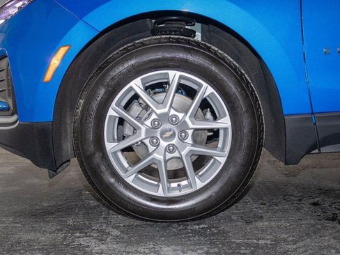 Used 2024 Chevrolet Equinox LS w/ LS Convenience Package image 9
