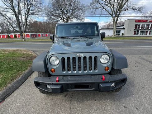 Used 2013 Jeep Wrangler Unlimited Rubicon image 2