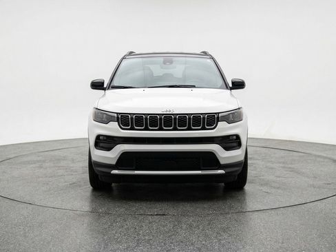 Used 2025 Jeep Compass Limited image 2