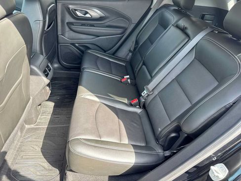 Used 2022 GMC Terrain SLT w/ Tech Package FWD image 18