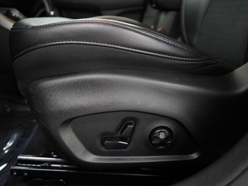 Used 2019 Jeep Compass Latitude w/ Popular Equipment Group image 25