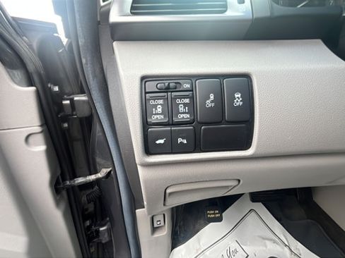 Used 2012 Honda Odyssey Touring image 11