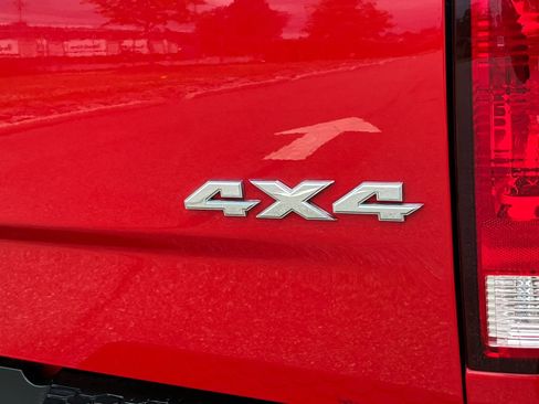 Used 2018 RAM 1500 Express AWD/4WD image 25