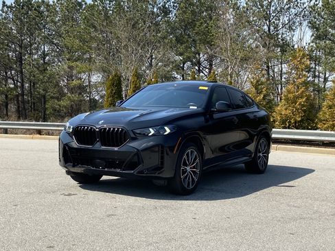 Used 2024 BMW X6 xDrive40i w/ M Sport Professional Package image 13