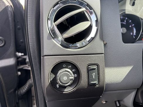 Used 2016 Ford F250 XLT w/ XLT Premium Package AWD/4WD image 15