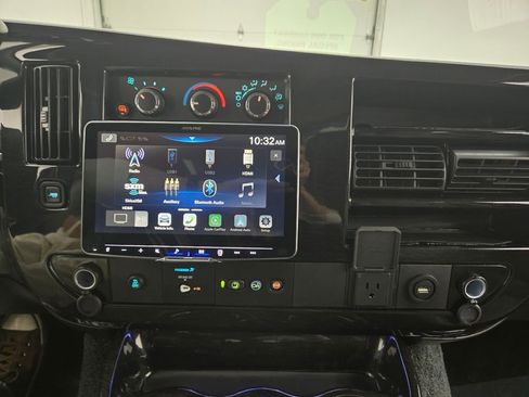 Used 2023 GMC Savana 2500 image 27