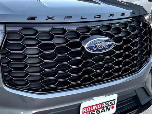 Used 2025 Ford Explorer ST-Line image 29