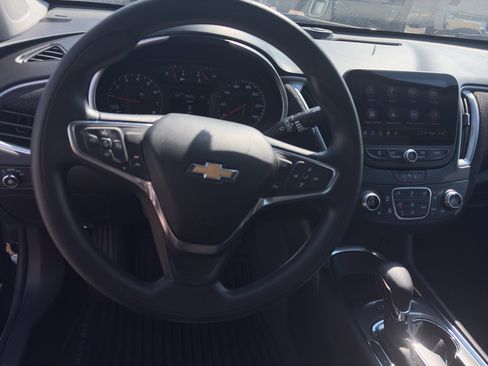 Used 2025 Chevrolet Malibu LT FWD image 23
