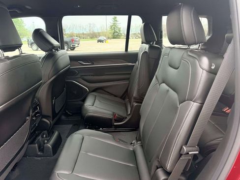 New 2026 Jeep Grand Cherokee L Limited AWD/4WD image 9