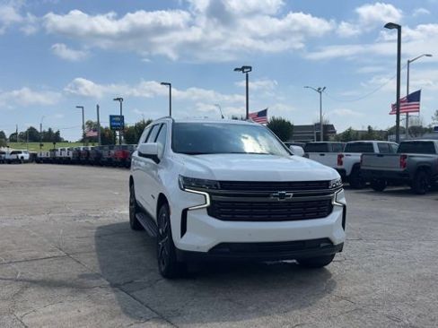 Used 2021 Chevrolet Tahoe RST w/ Luxury Package AWD/4WD image 3