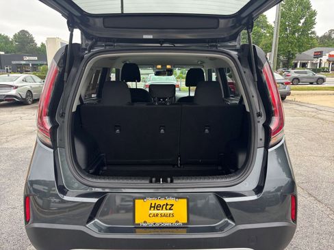 Used 2025 Kia Soul LX w/ LX Technology Package FWD image 30