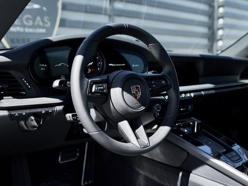 Used 2024 Porsche 911 Carrera 4S w/ Premium Package image 32