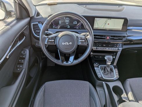Used 2025 Kia Seltos S image 31