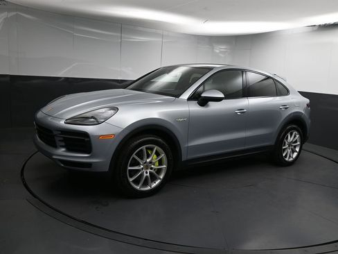 Used 2023 Porsche Cayenne Coupe AWD/4WD image 4