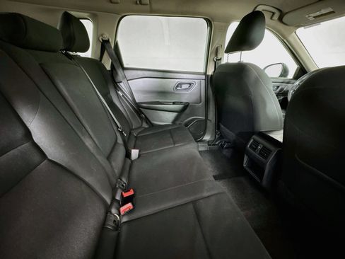 Used 2025 Nissan Rogue S FWD image 25