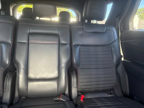 Used 2025 Ford Explorer ST-Line w/ ST-Line Street Pack AWD/4WD image 20