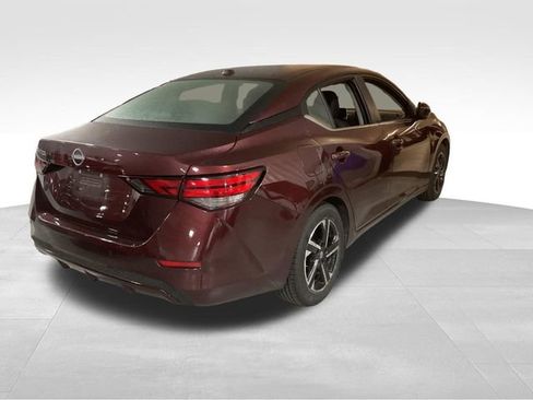 Used 2025 Nissan Sentra SV image 7