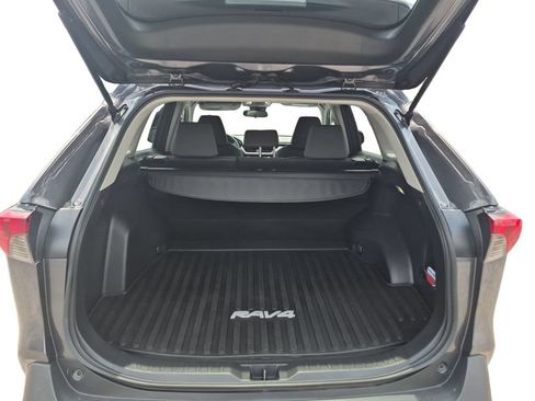 Used 2022 Toyota RAV4 XLE AWD/4WD image 43