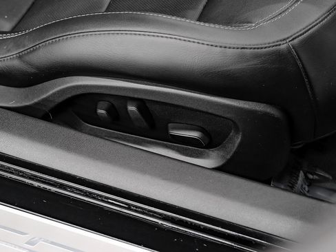 Used 2016 Chevrolet Corvette Z06 w/ 3LZ Preferred Equipment Group image 40