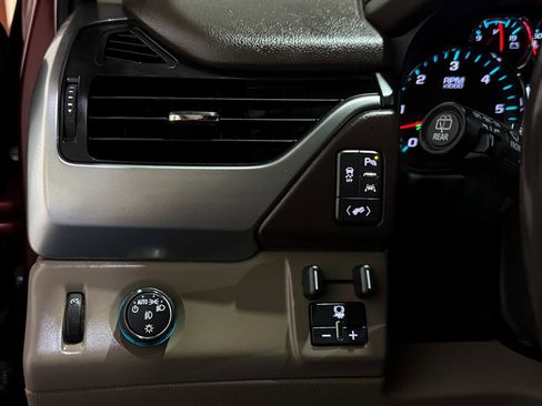 Used 2016 Chevrolet Tahoe LT w/ Luxury Package RWD image 25