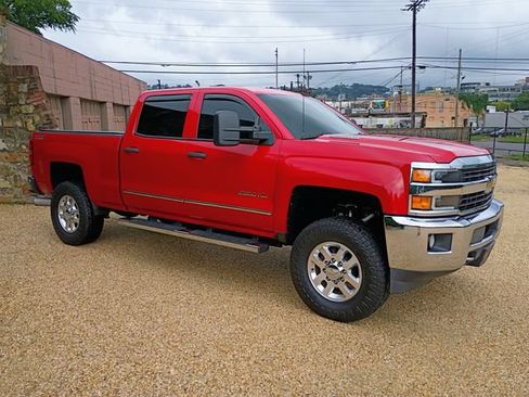 Used 2015 Chevrolet Silverado 2500 LT w/ Z71 Package, Off-Road AWD/4WD image 18