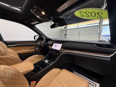 Used 2022 Jeep Grand Cherokee Summit image 28