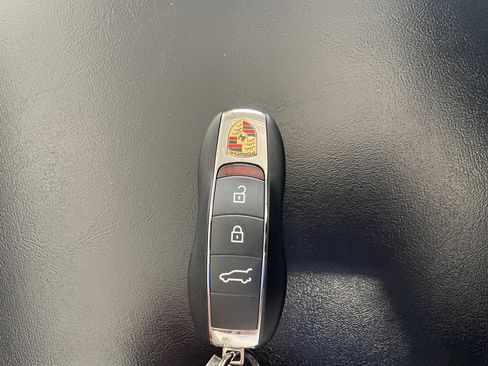 Used 2024 Porsche Macan S image 25