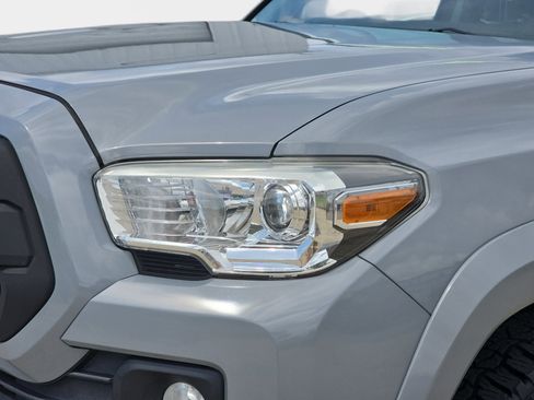 Used 2021 Toyota Tacoma SR5 RWD image 32