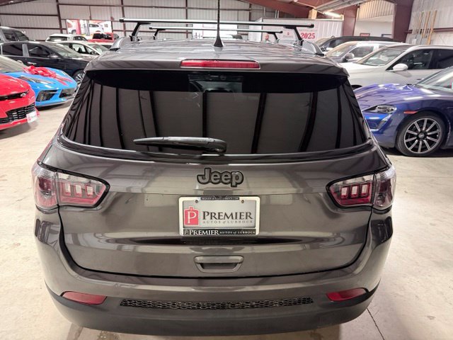 Used 2021 Jeep Compass Latitude FWD image 3