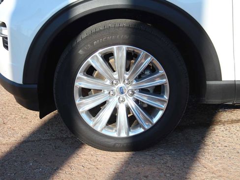 Used 2023 Ford Explorer Limited w/ Limited Technology Package AWD/4WD image 16