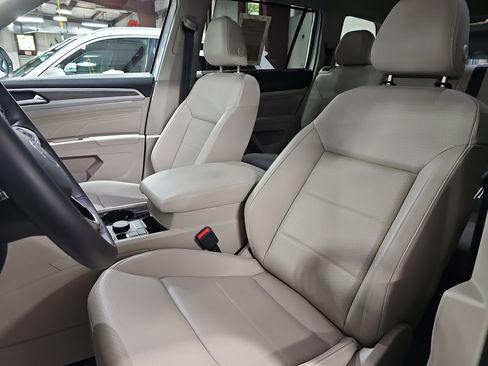 Used 2023 Volkswagen Atlas SEL AWD/4WD image 15