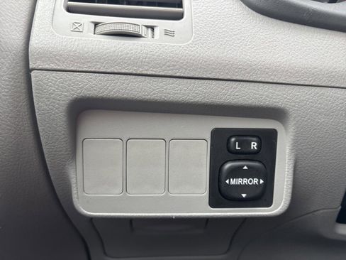 Used 2009 Toyota Corolla LE image 18