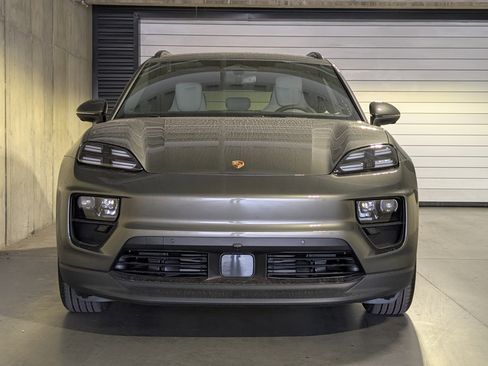 New 2026 Porsche Macan 4 Electric AWD/4WD image 12