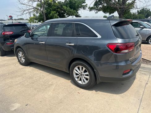 Used 2019 Kia Sorento FWD w/ LX Convenience Package image 3