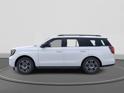 New 2025 Ford Expedition Active image 3