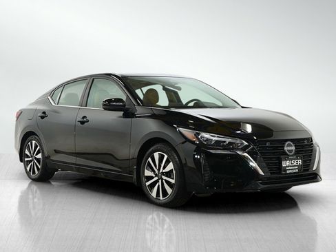 Used 2025 Nissan Sentra SV w/ SV Premium Package image 7