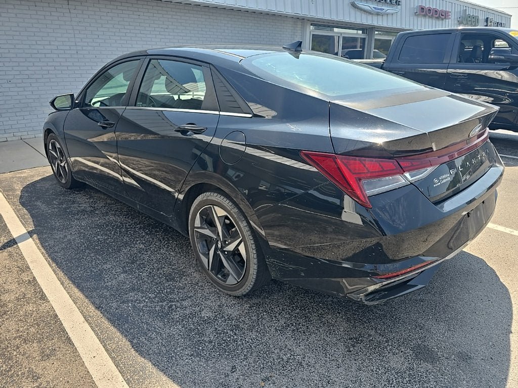 Used 2021 Hyundai Elantra SEL w/ Convenience + Premium Package FWD image 5