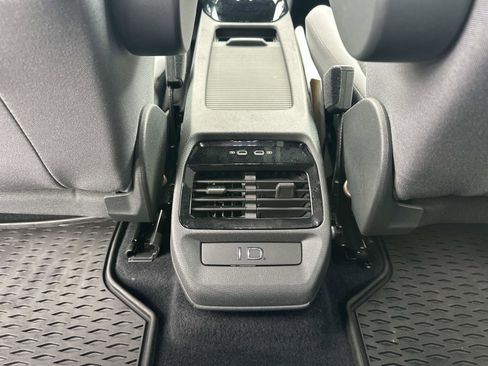 Used 2022 Volkswagen ID.4 Pro image 14
