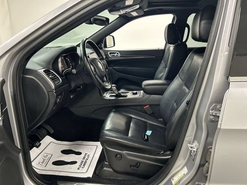 Used 2021 Jeep Grand Cherokee Limited AWD/4WD image 9