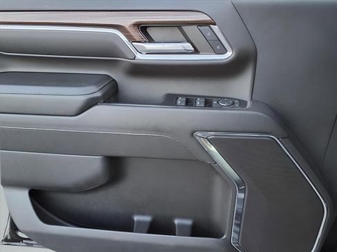 Certified 2024 Chevrolet Silverado 2500 LT w/ Convenience Package image 19