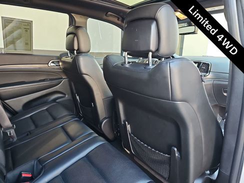 Used 2019 Jeep Grand Cherokee Limited w/ Luxury Group II AWD/4WD image 16