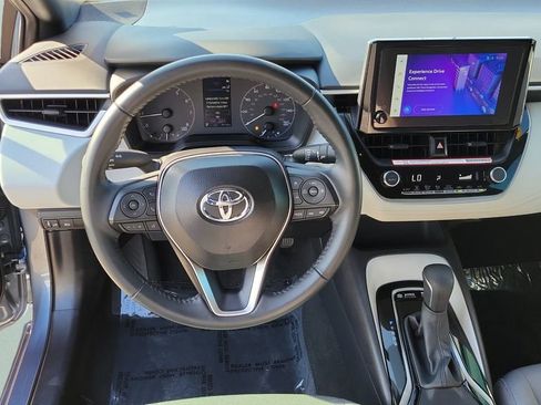 Used 2025 Toyota Corolla SE image 15