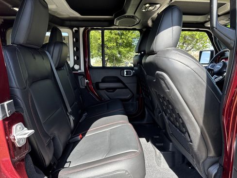 Used 2021 Jeep Wrangler Unlimited Rubicon AWD/4WD image 24