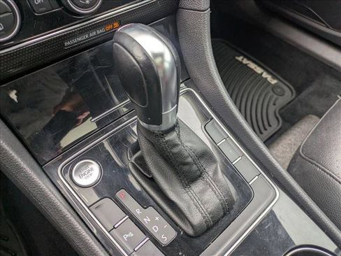 Used 2019 Volkswagen Passat 2.0T SE R-Line image 16