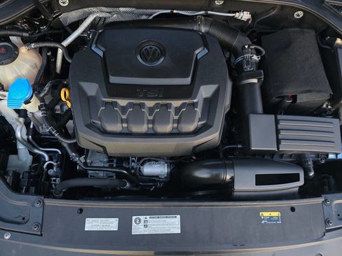 Used 2018 Volkswagen Passat 2.0T R-Line image 39