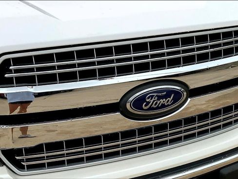 Used 2019 Ford F150 Lariat image 28